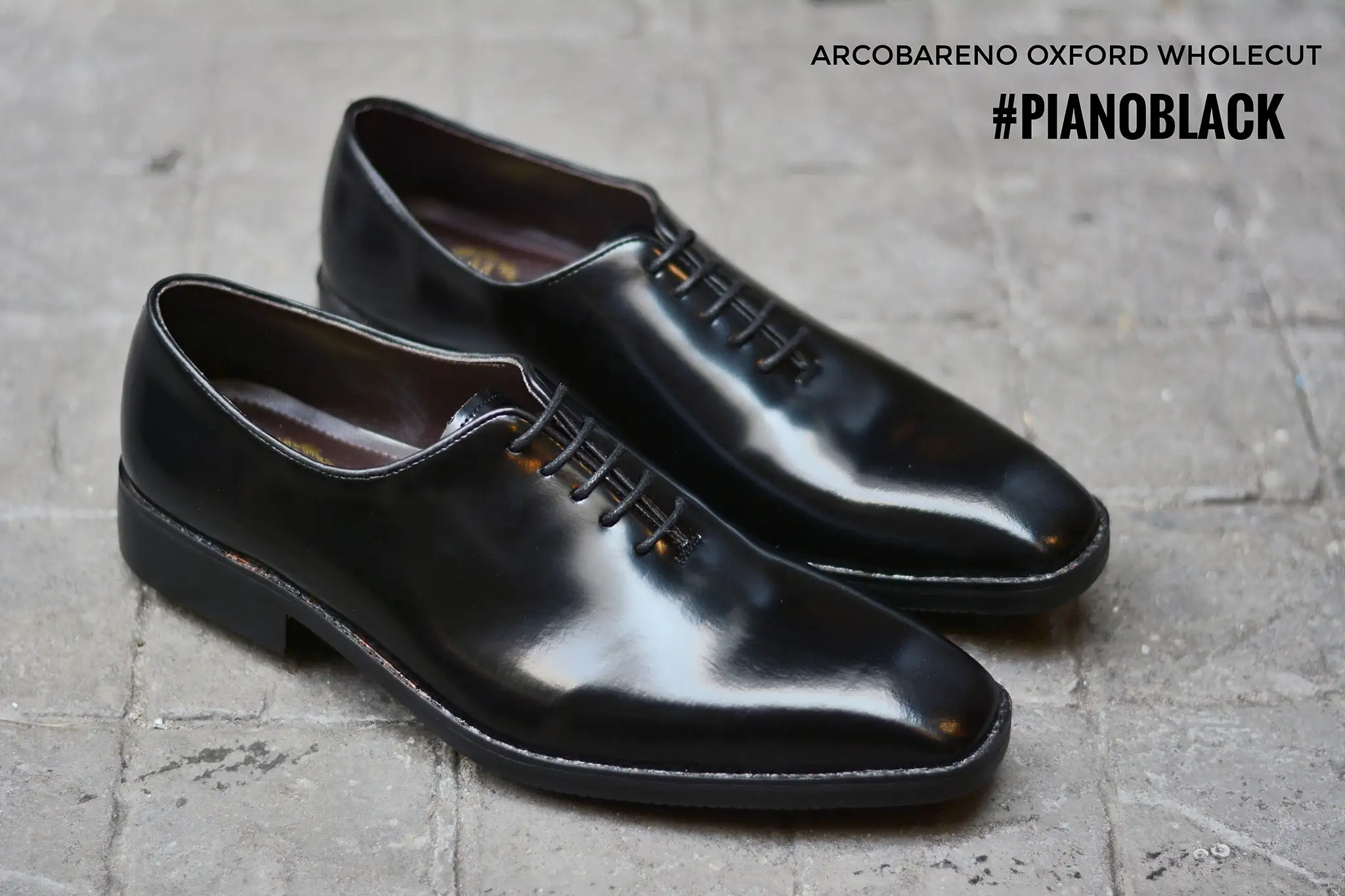 502-3 New Oxford Wholecut Piano Black