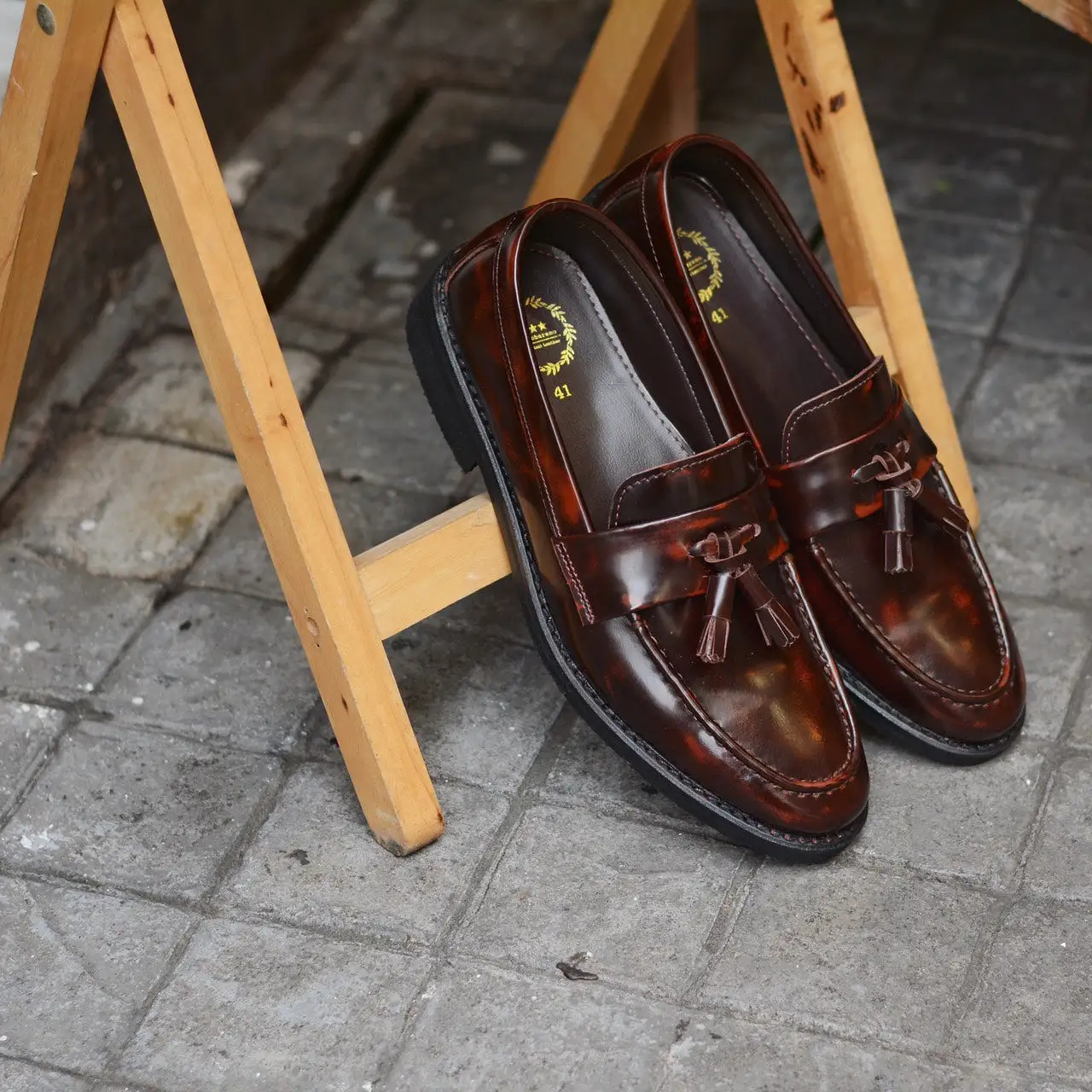 505 Tassel Loafer Strap Burgundy x Black Soles