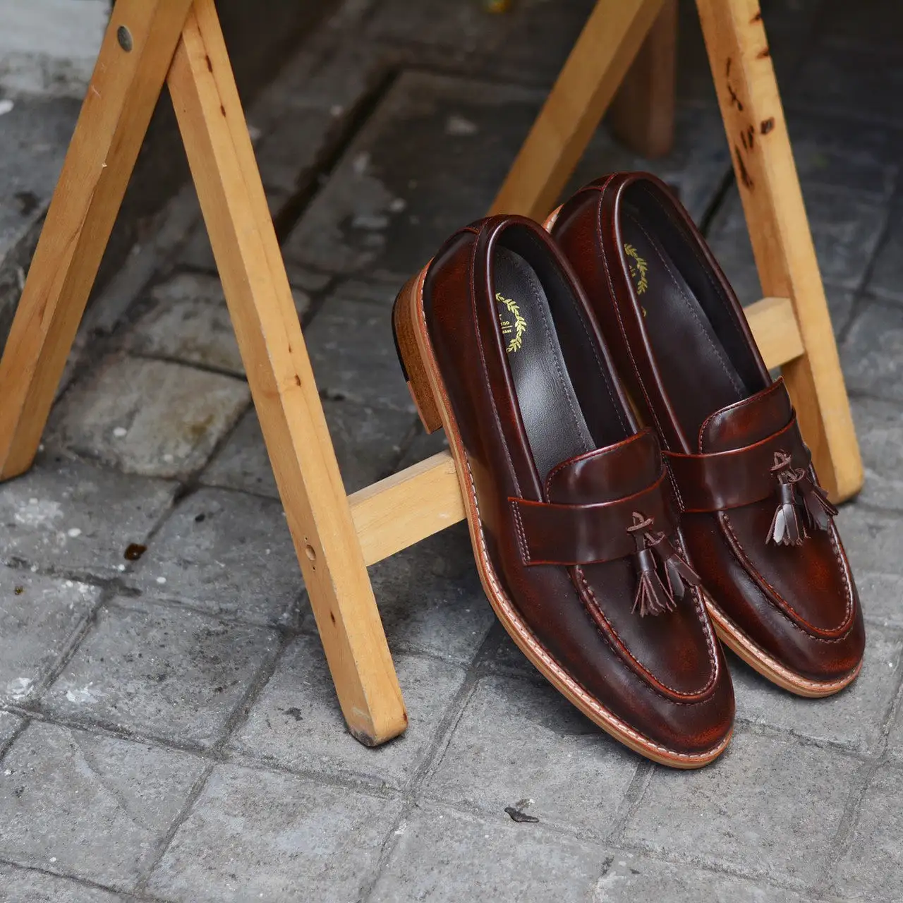 505 Tassel Loafer Strap Burgundy x Wooden Soles