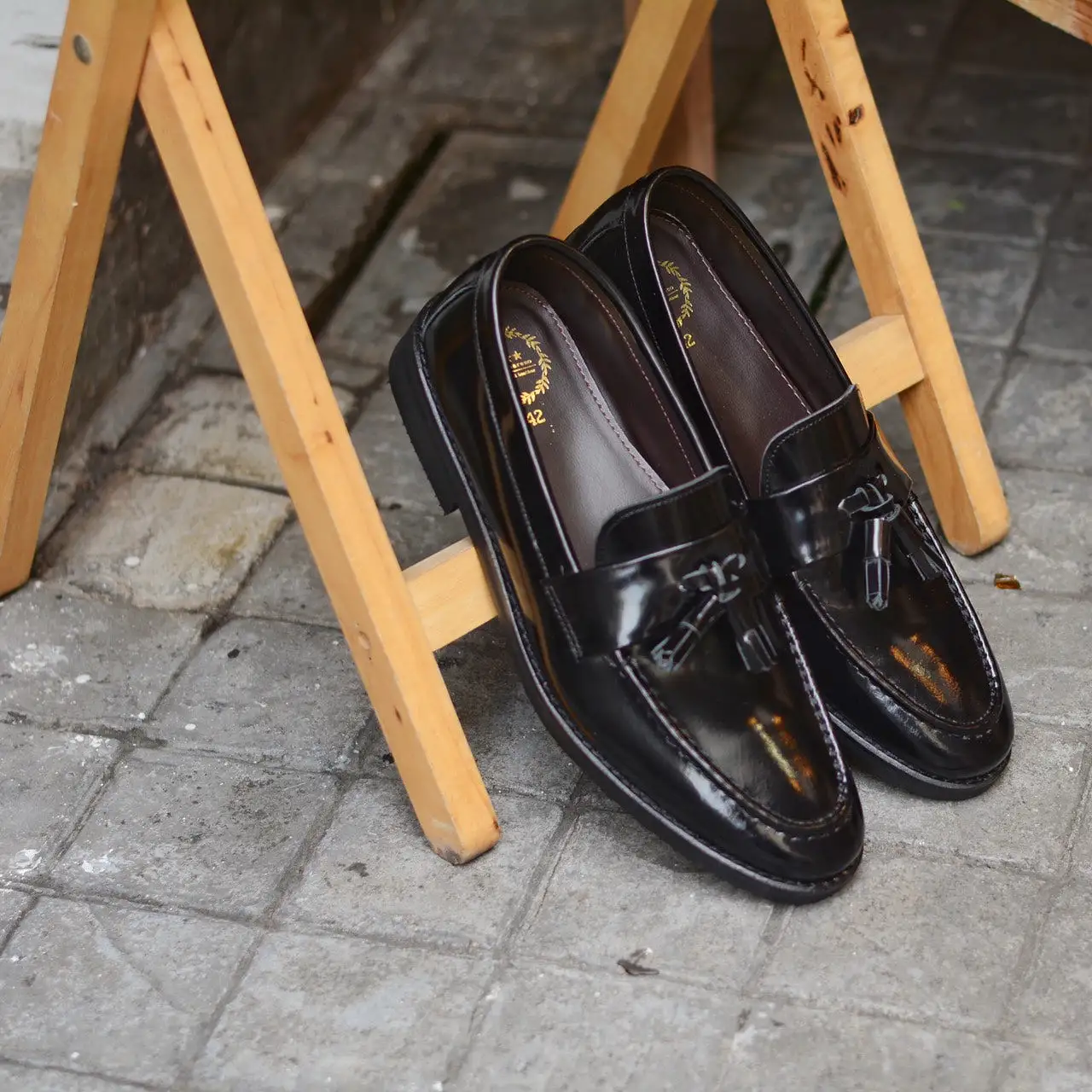 505 Tassel Loafer Strap PianoBlack x Black Soles