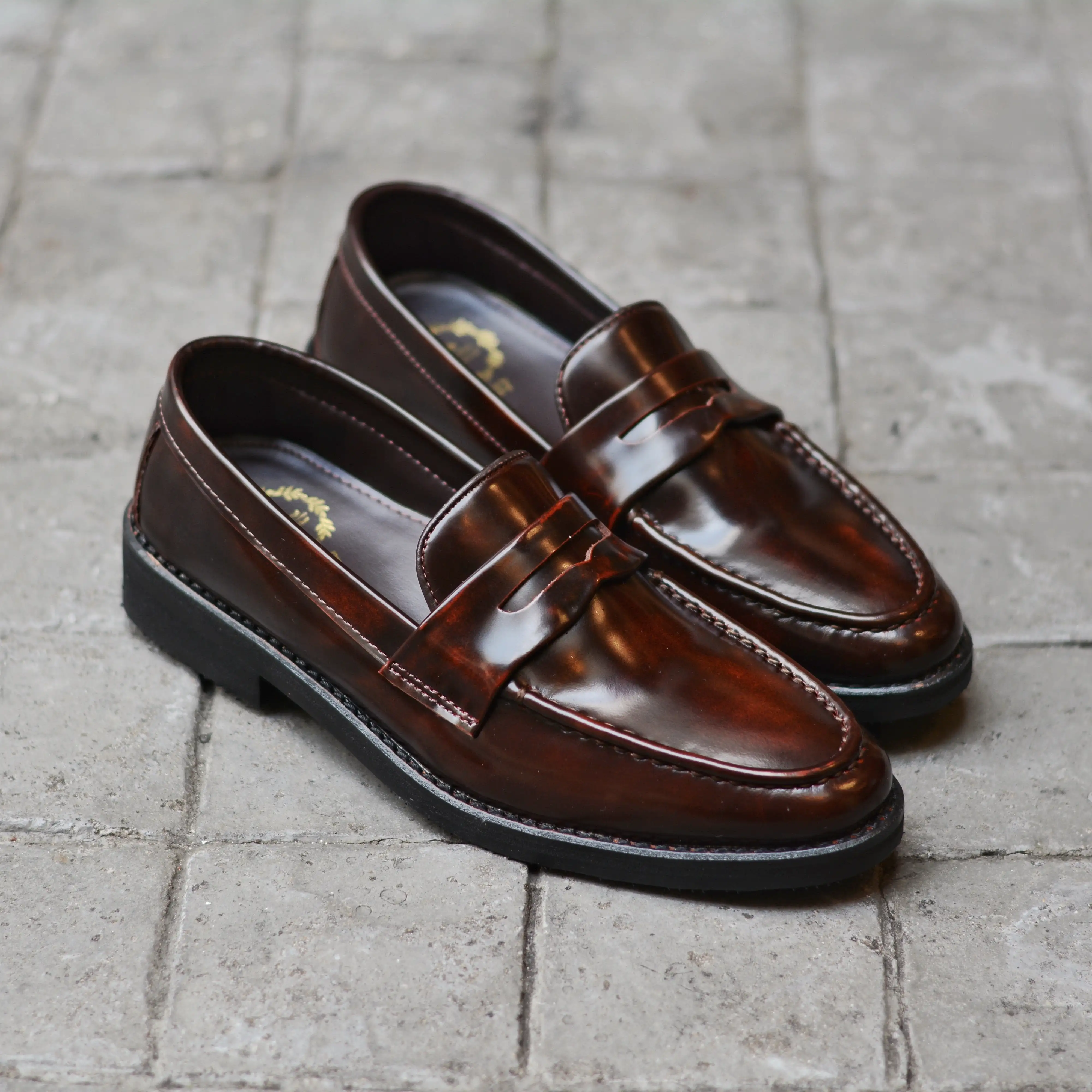 509 Penny Loafer Burgundy - Black Rubber Sole