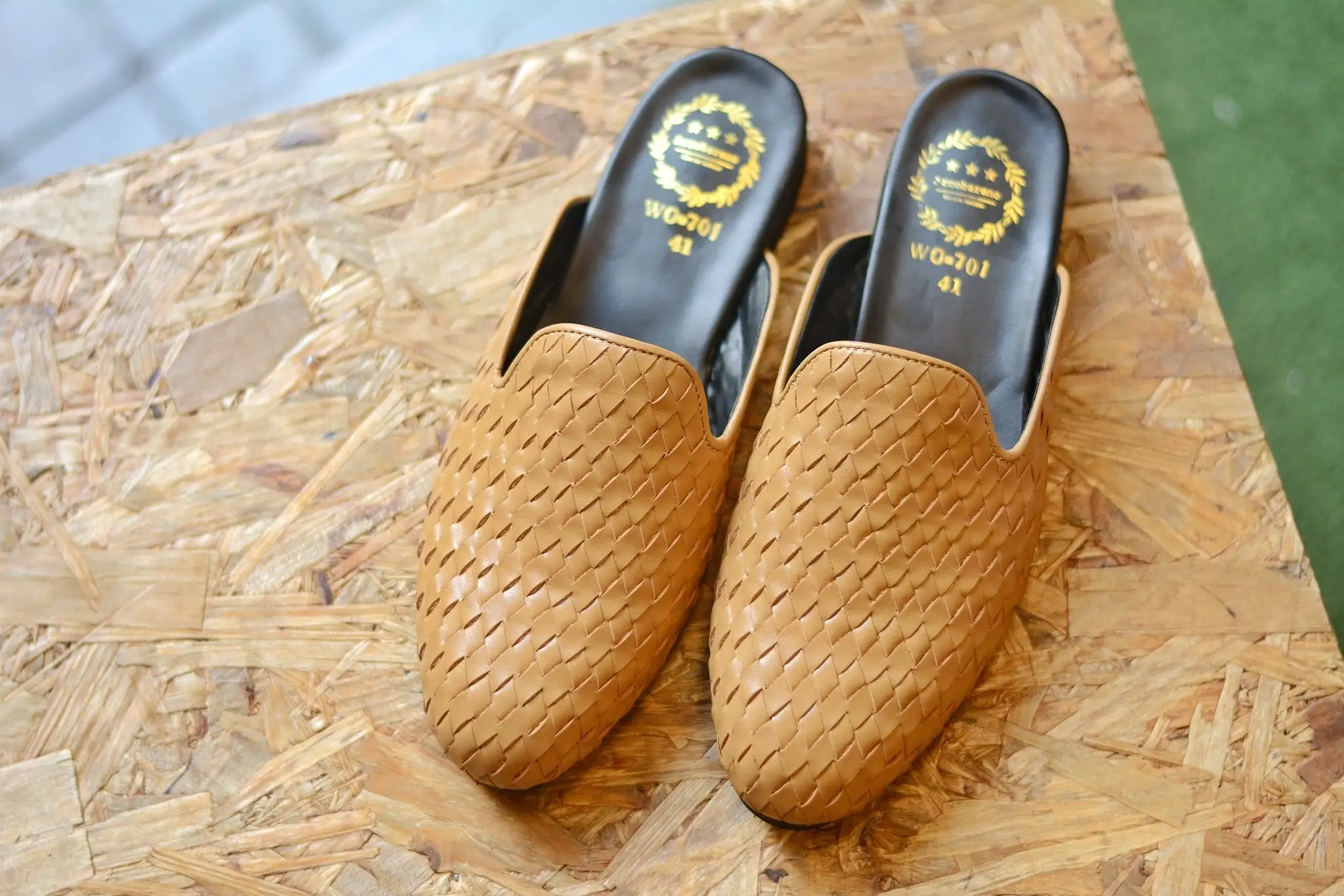 701-3 Woven Slipper Cream