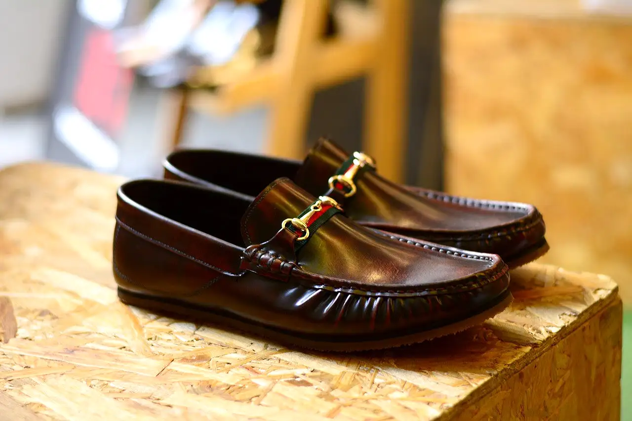 702-1 Classic Horsebit Loafers