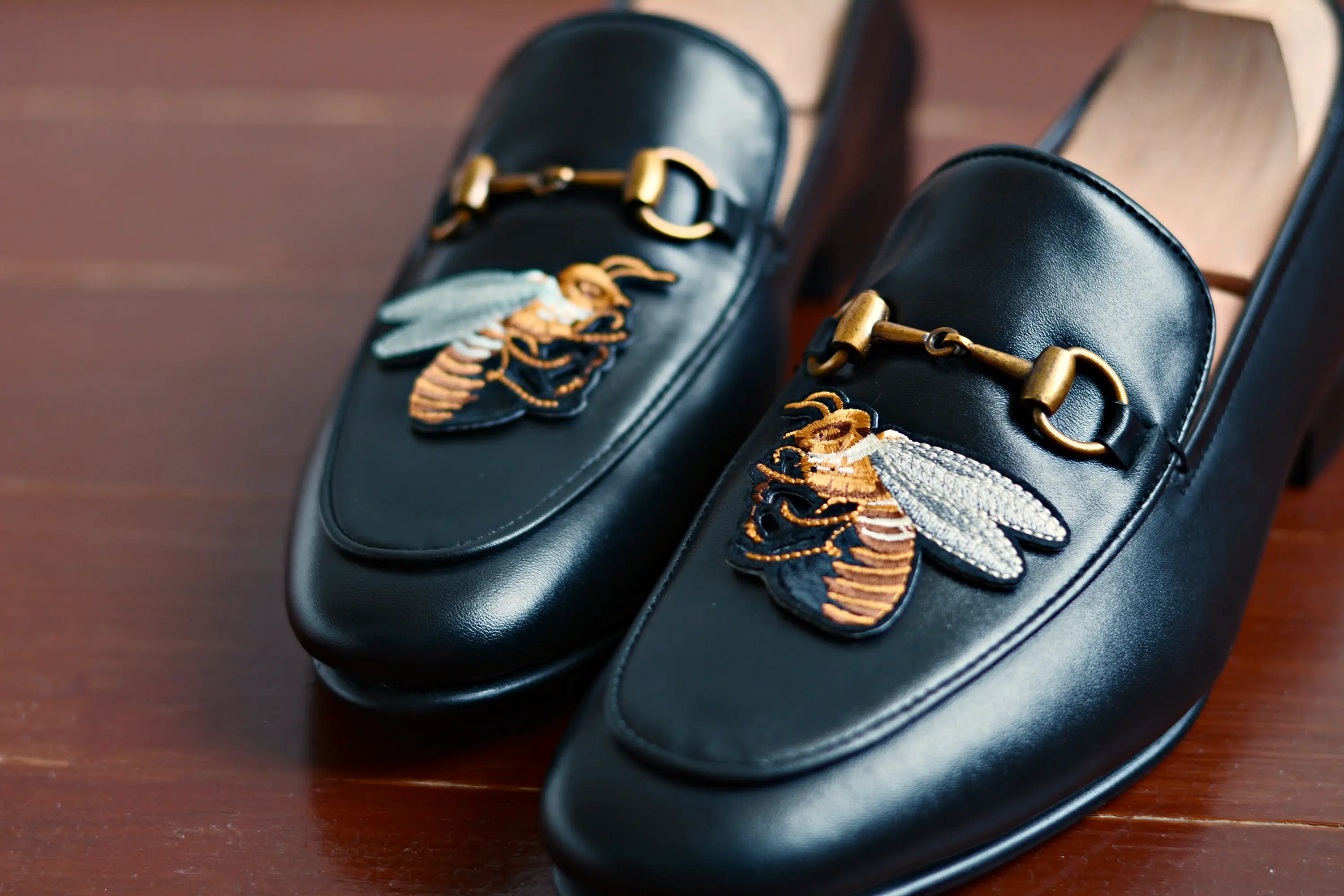 702 2n1 Horsebit Black Loafer Bee Embroidery