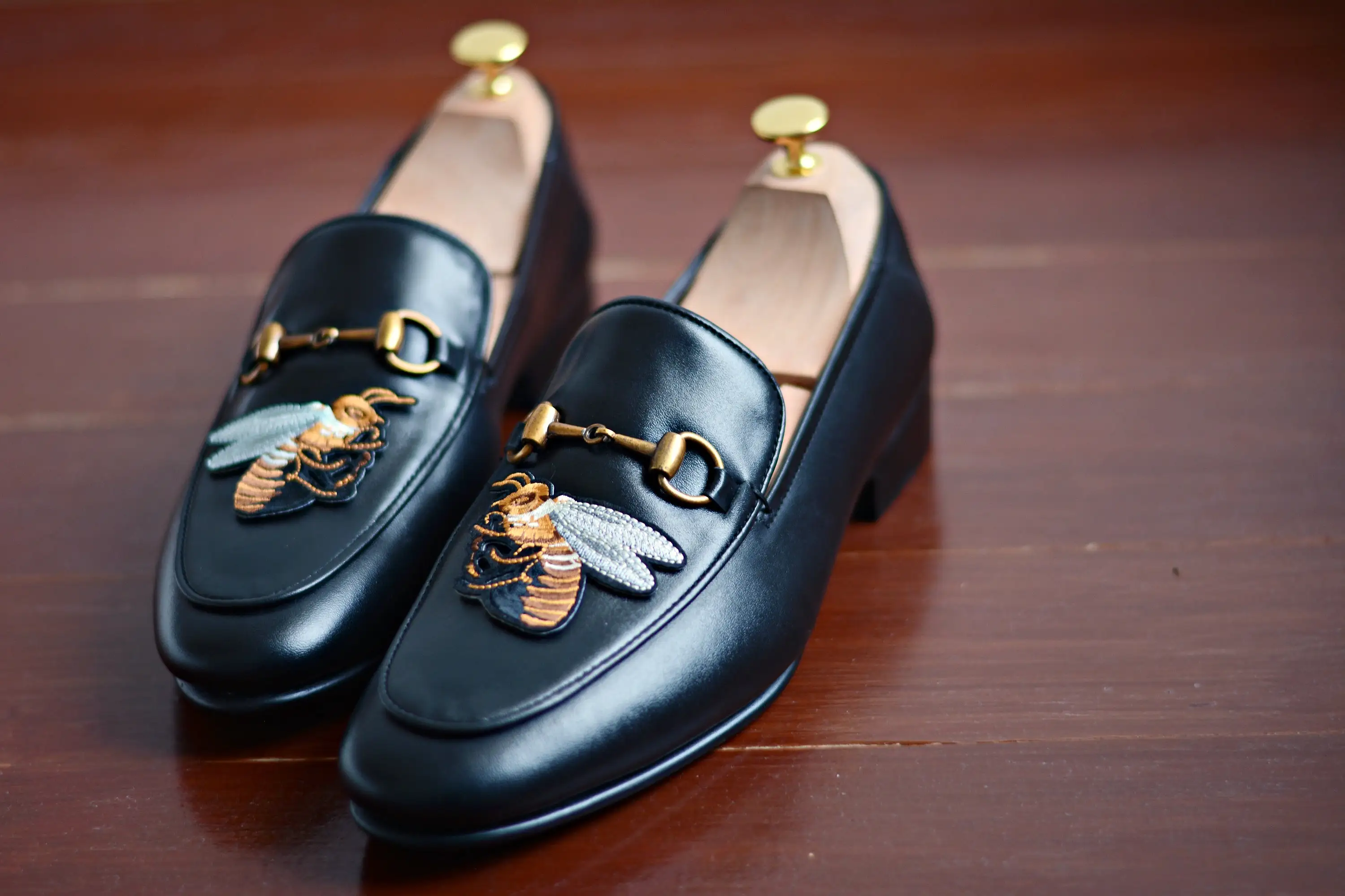 702 2n1 Horsebit Black Loafer Bee Embroidery