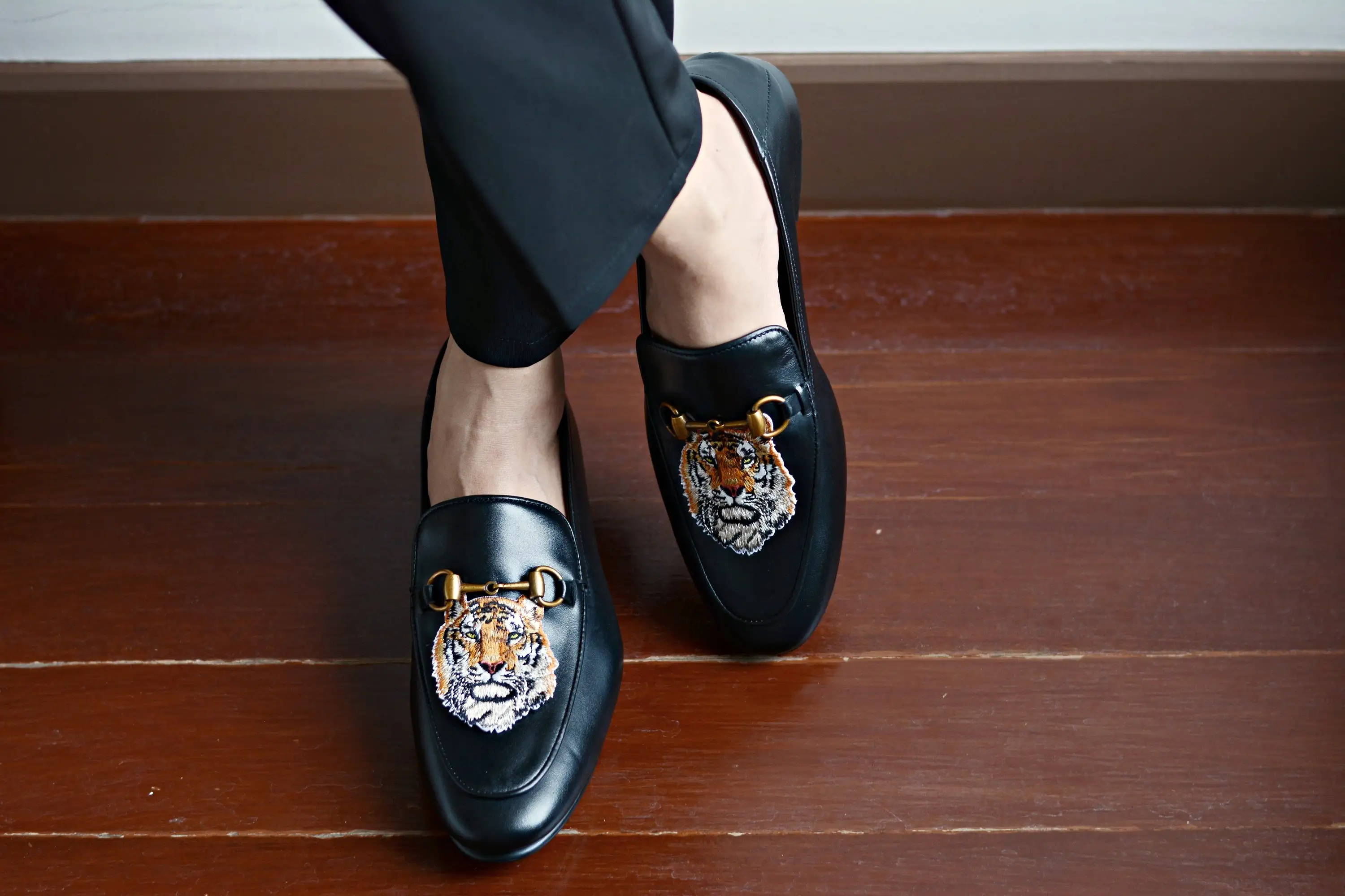 702 2n1 Horsebit Black Loafer Embroidery