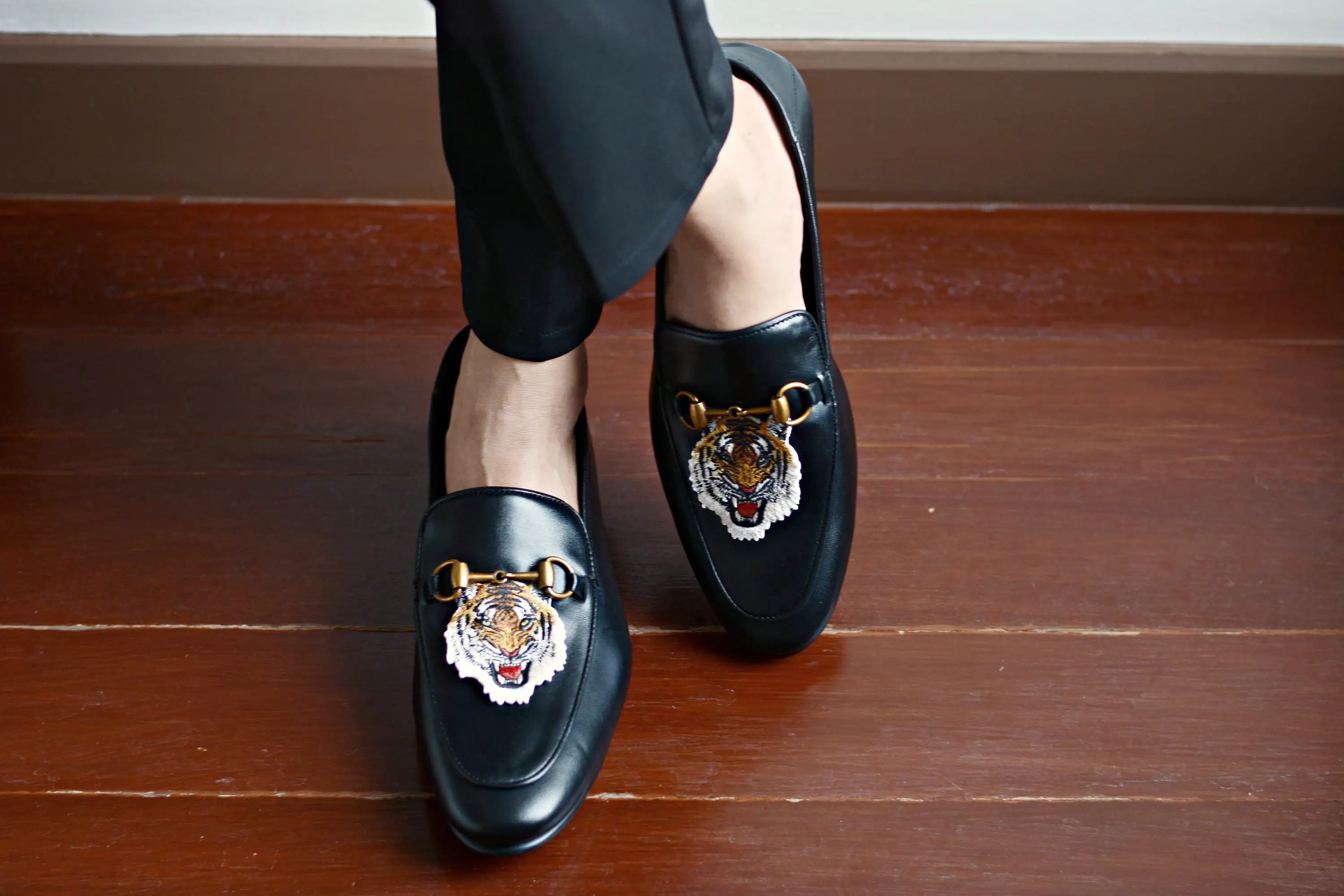 702 2n1 Horsebit Black Loafer Lion Embroid