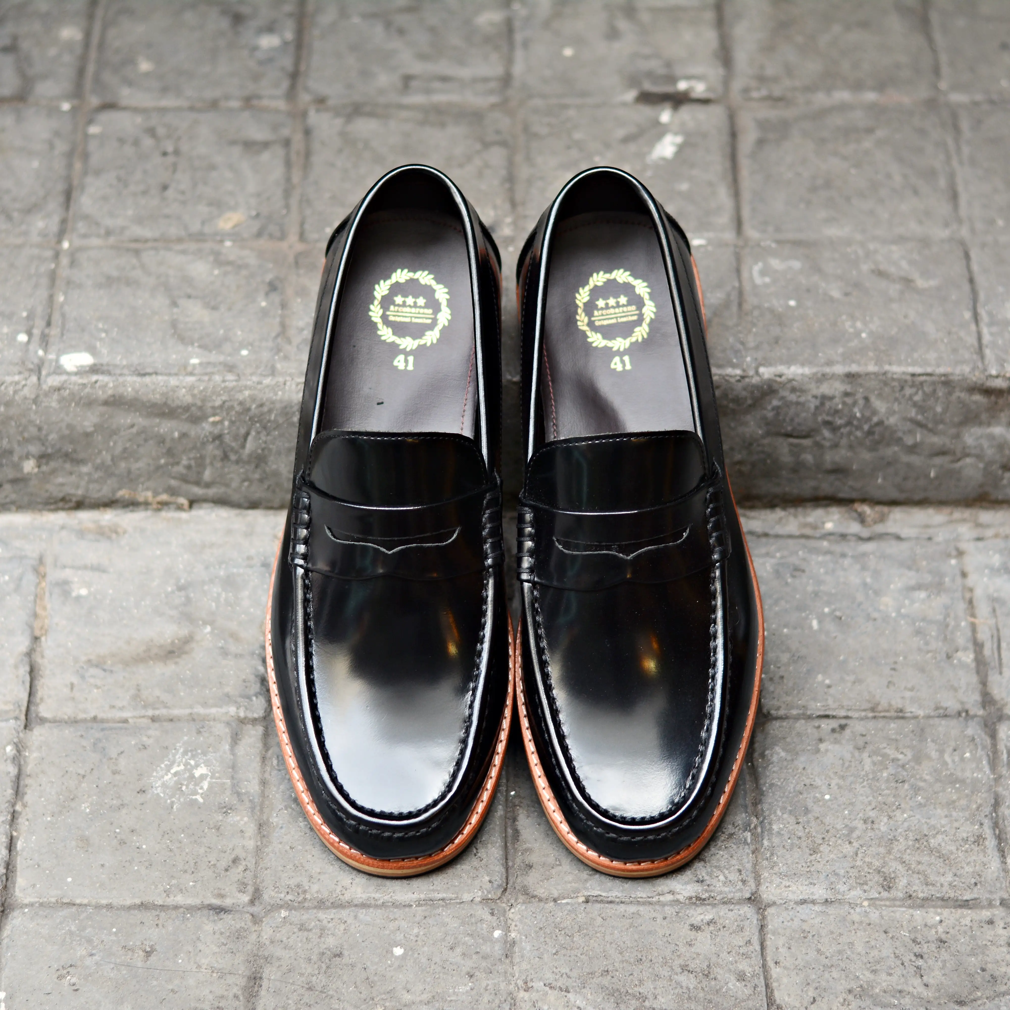 703-2 Wide Front Penny Loafer Black