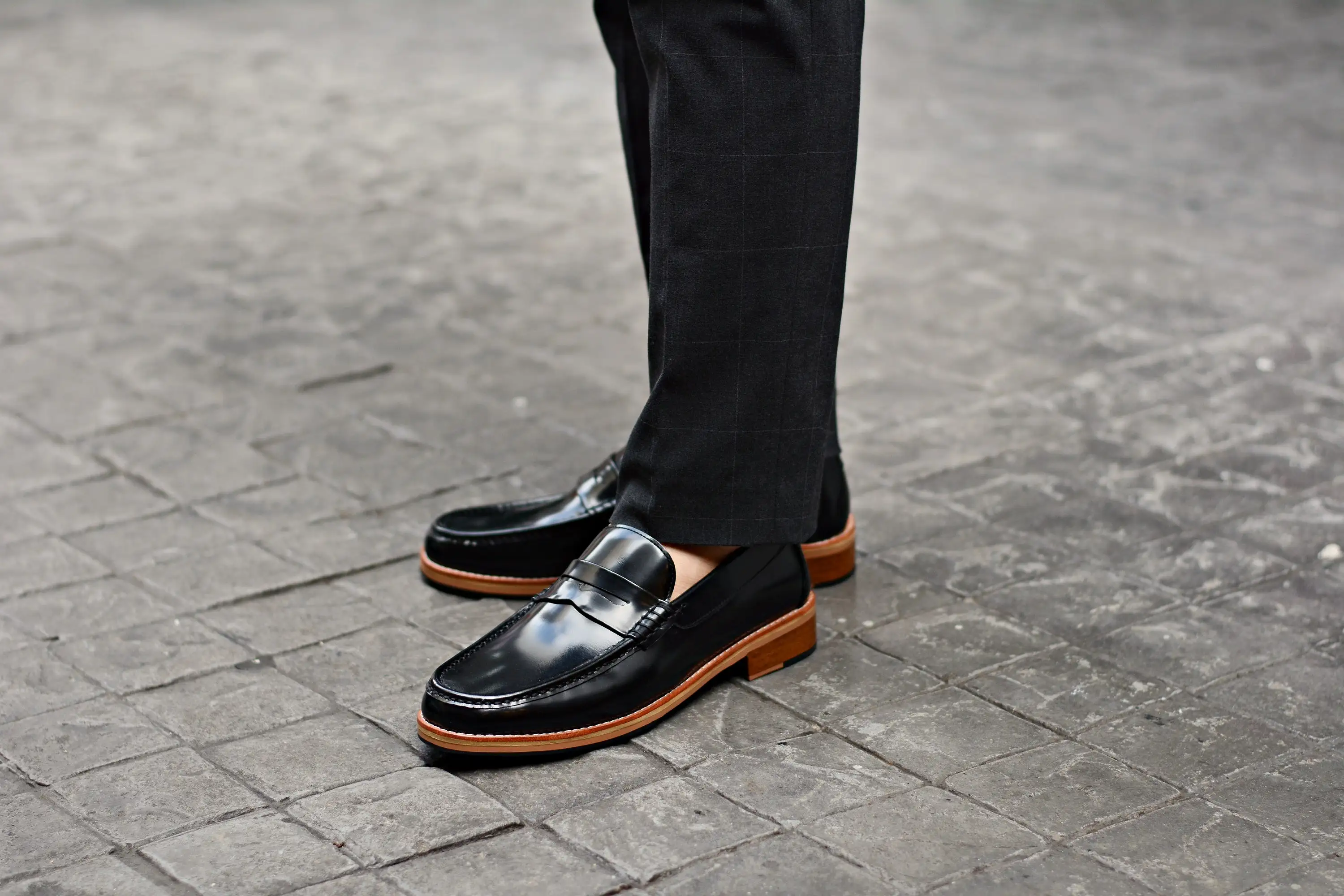 703-2 Wide Front Penny Loafer Black