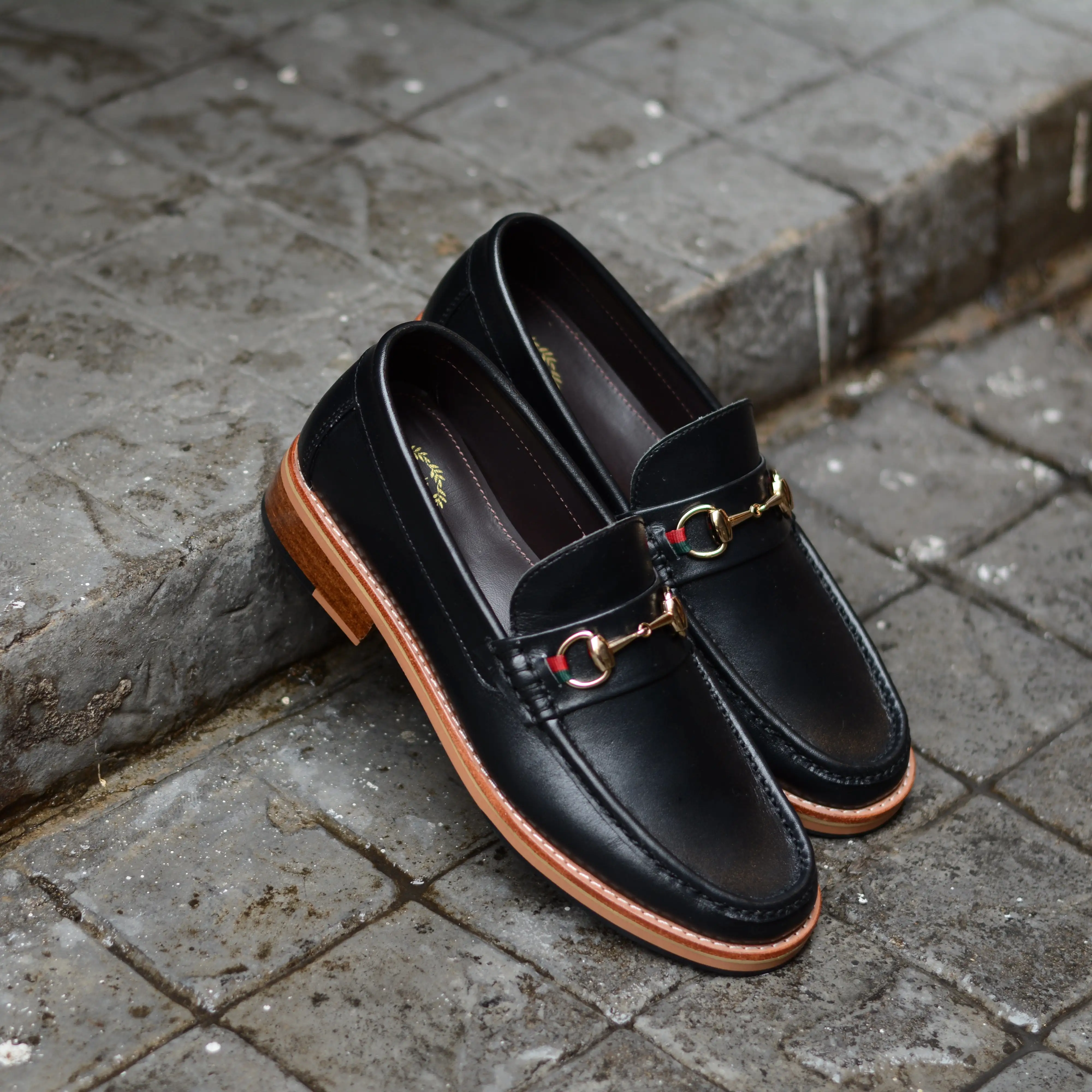 703 Horsebit Loafer MattBlack x Ribbon