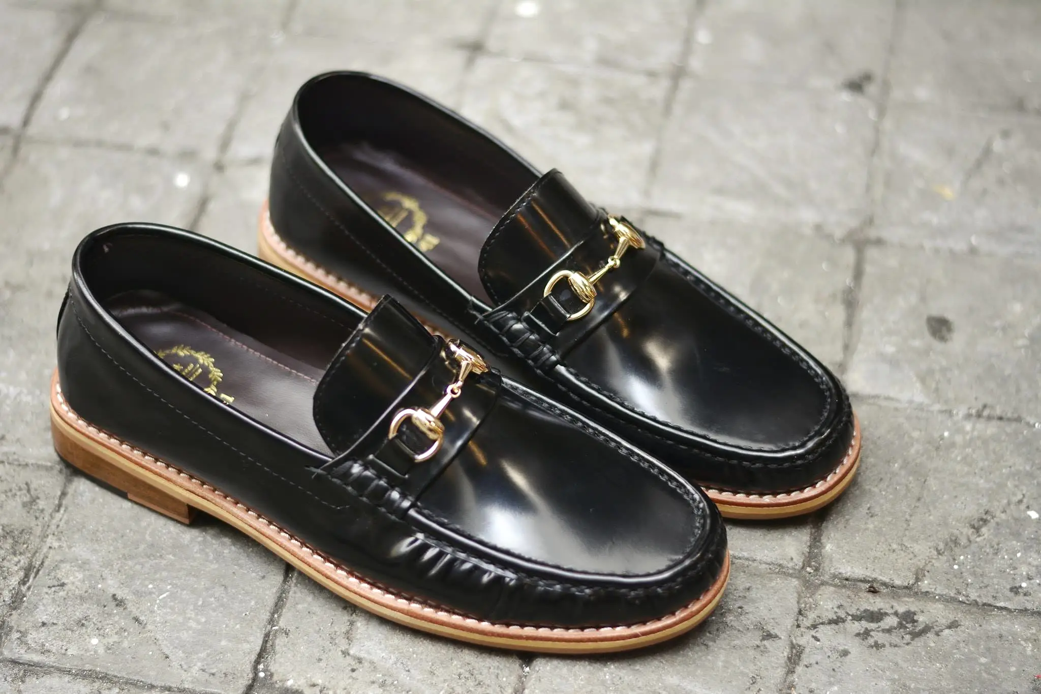 703 Wide Front Horsebit Loafer PianoBlack