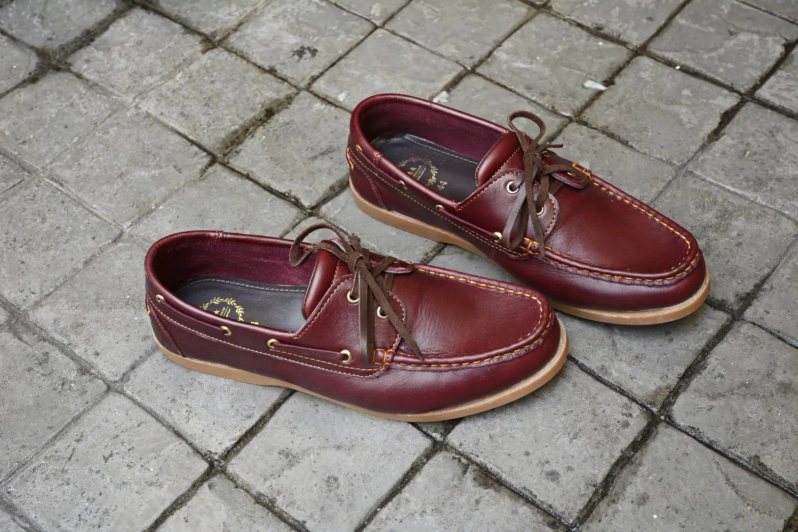 825 Boat Shoe - Cherry