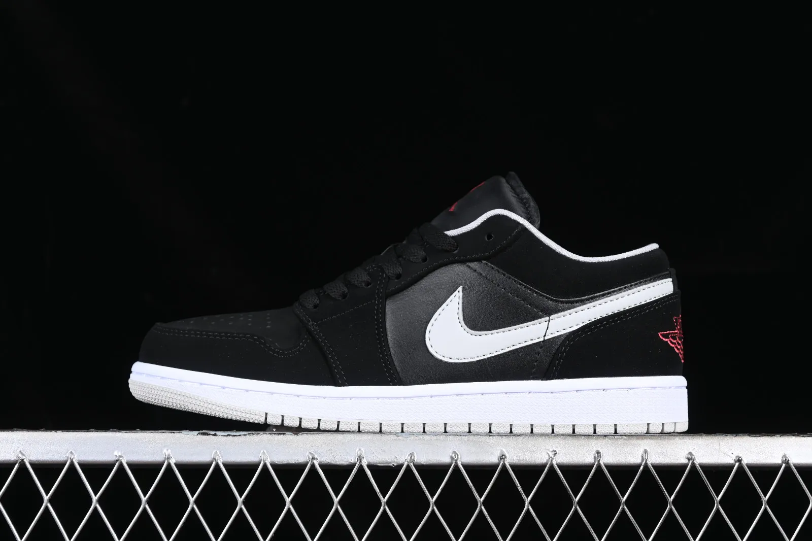 Air Jordan 1 Low Black Wolf Grey Gym Red 553558-032