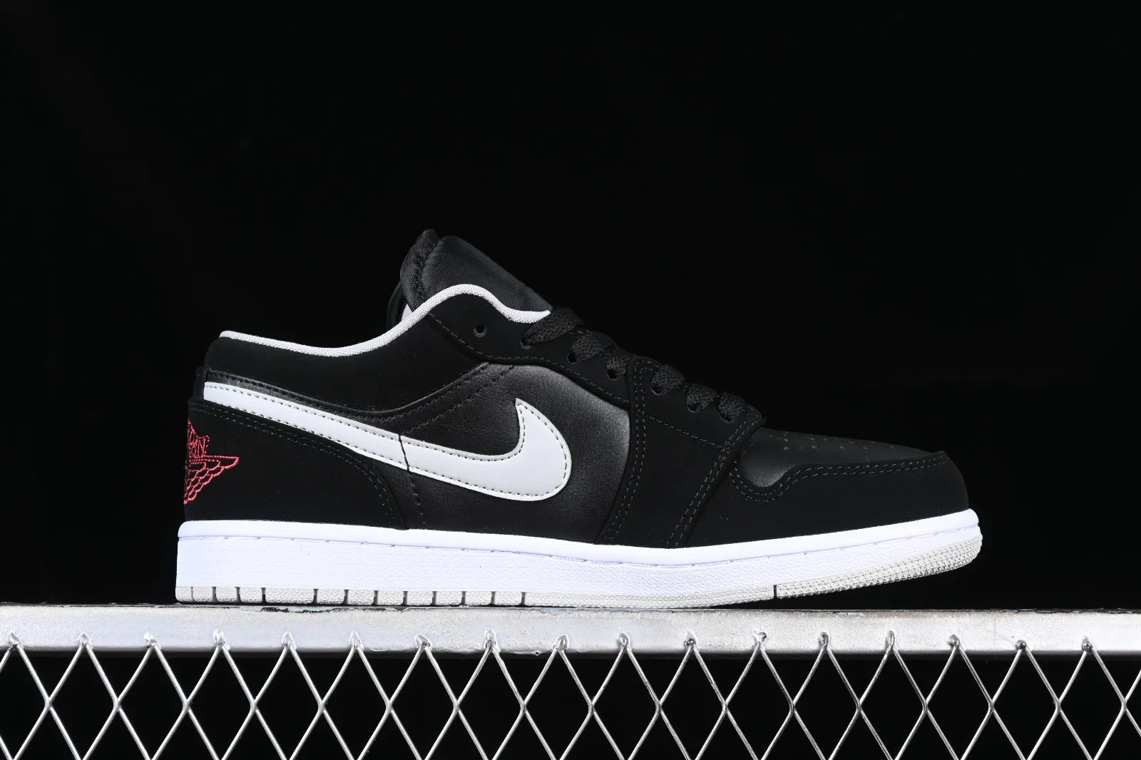 Air Jordan 1 Low Black Wolf Grey Gym Red 553558-032