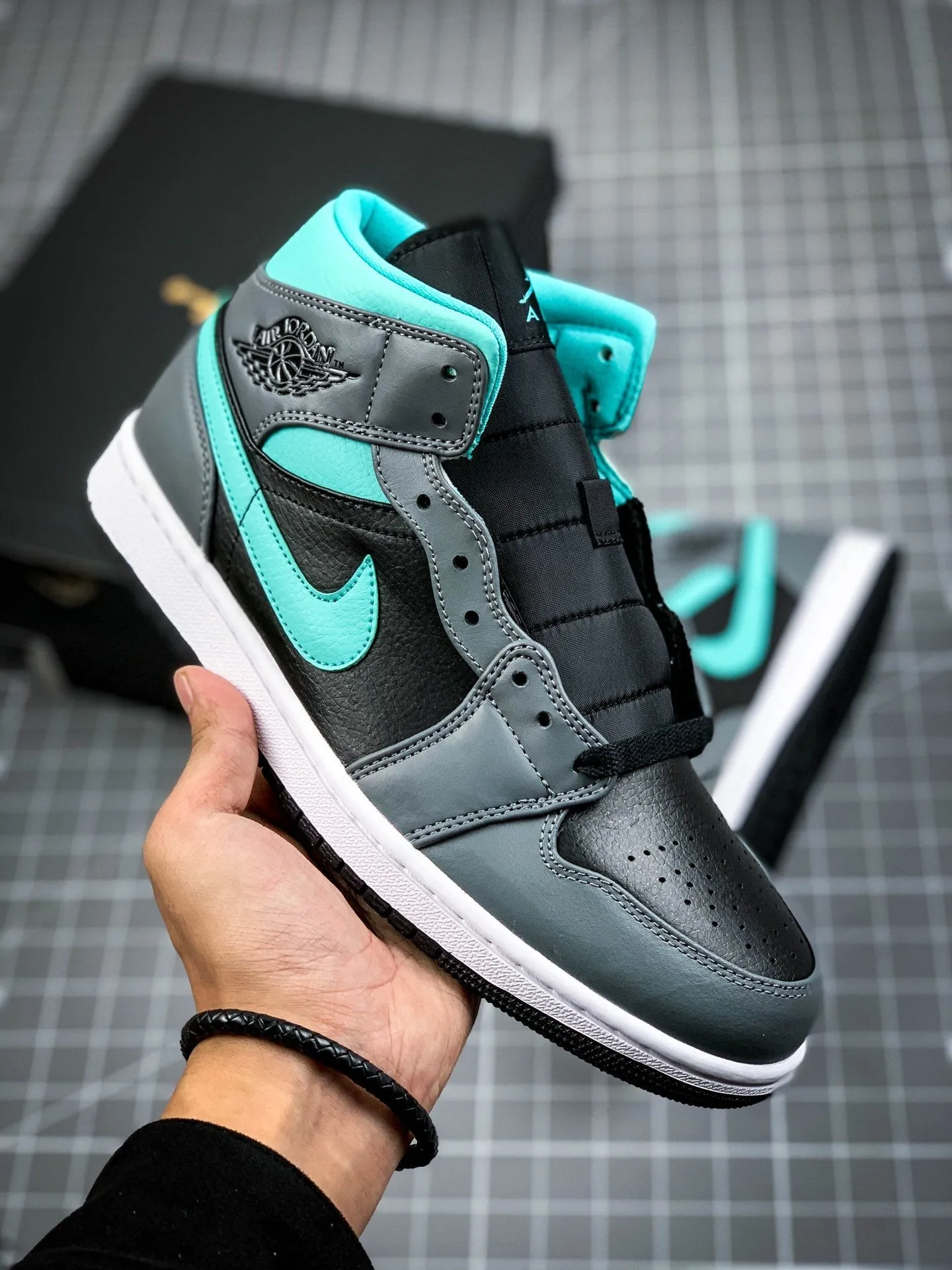 AIR JORDAN 1 MID GREY/AQUA BLUE/WHITE