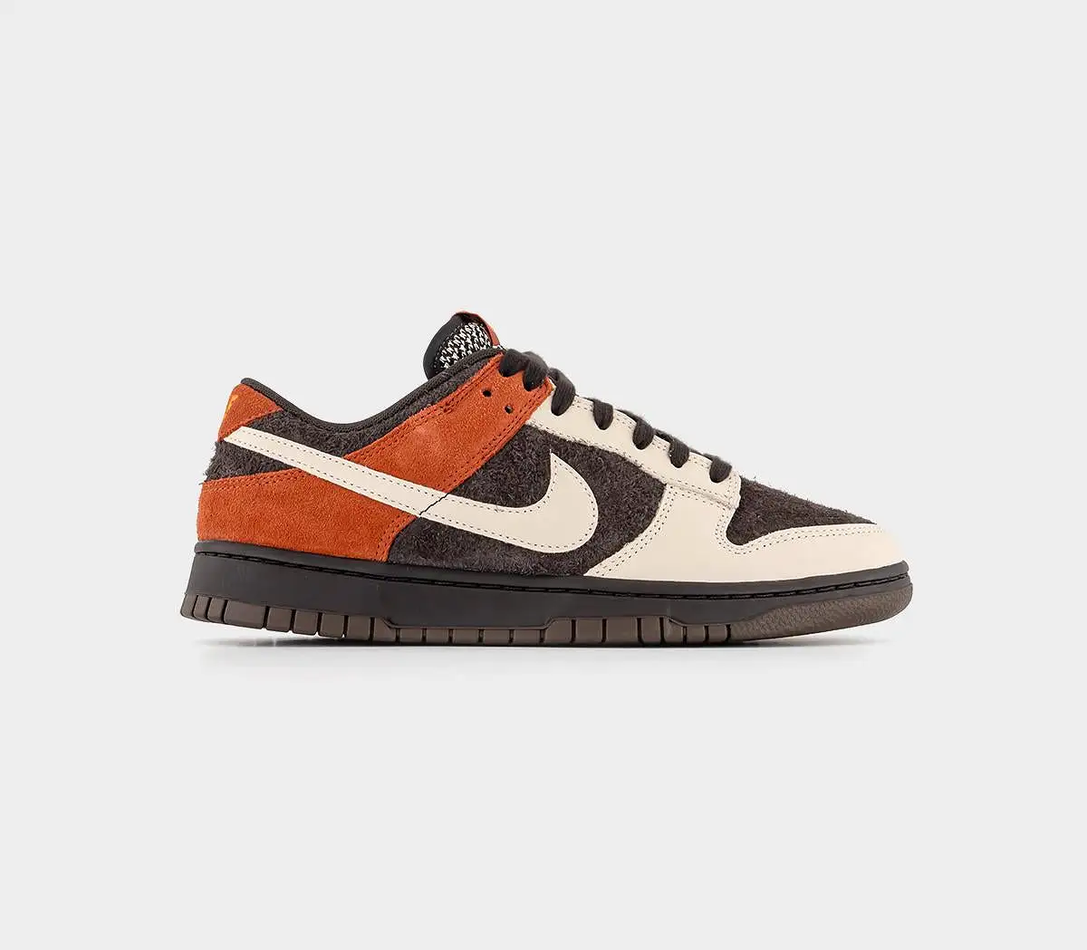 Nike Dunk Low Velvet Brown Sanddrift Rugged Orange Campfire Orange Trainers