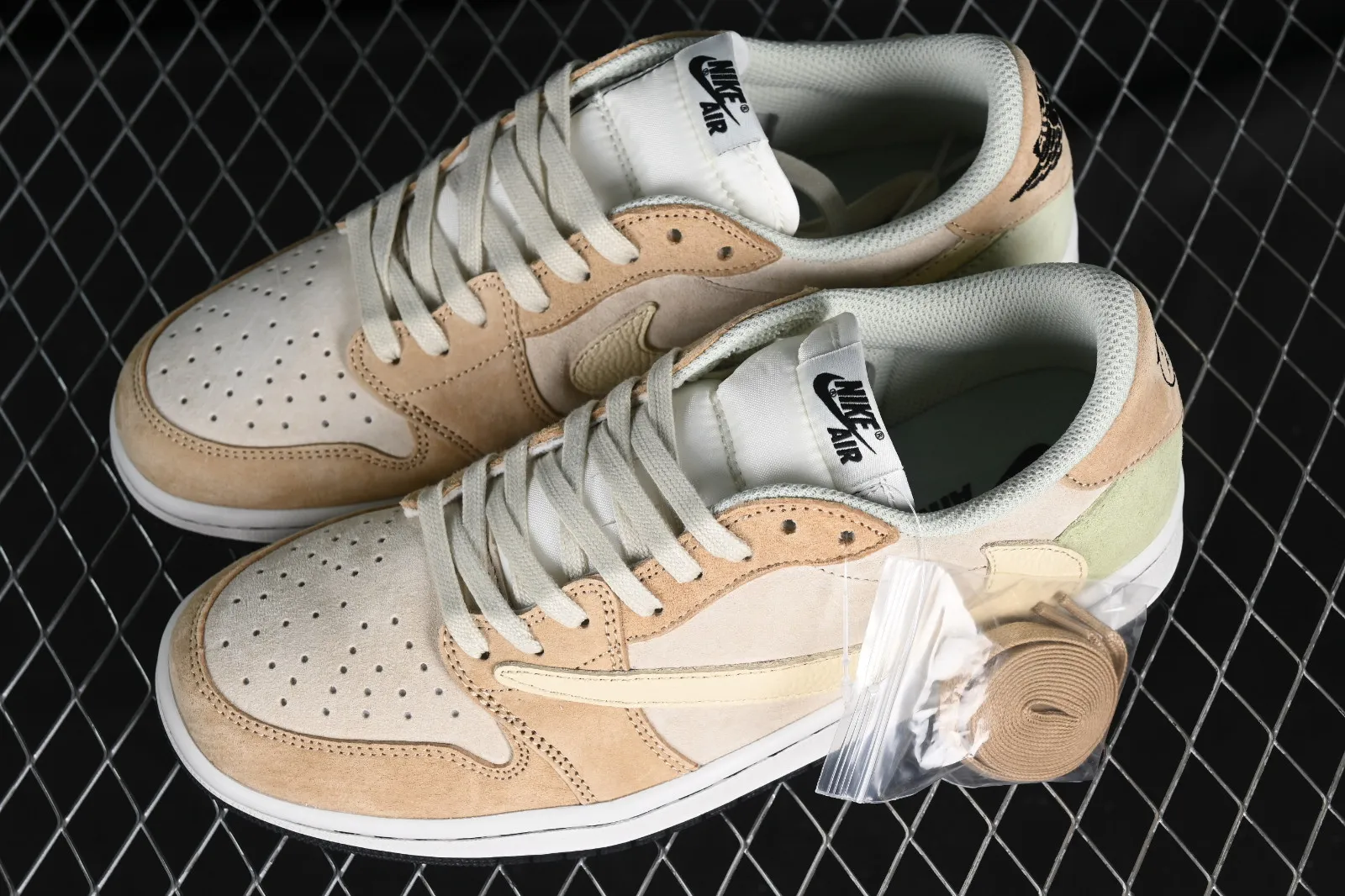 Travis Scott x Air Jordan 1 Low OG Khaki Light Green Black DM7866-688