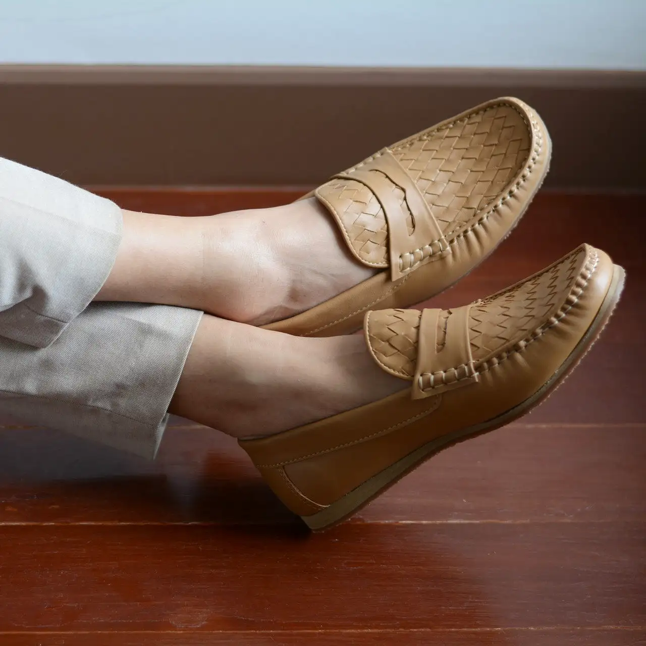 W823 Classic Woven Loafer Matt Beige