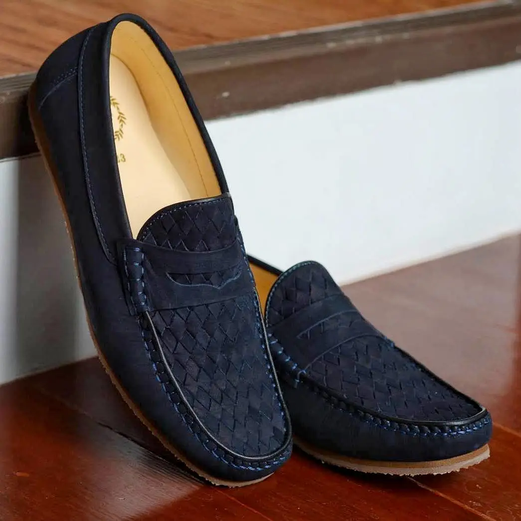 W823 Classic Woven Loafer Nubuck Blue